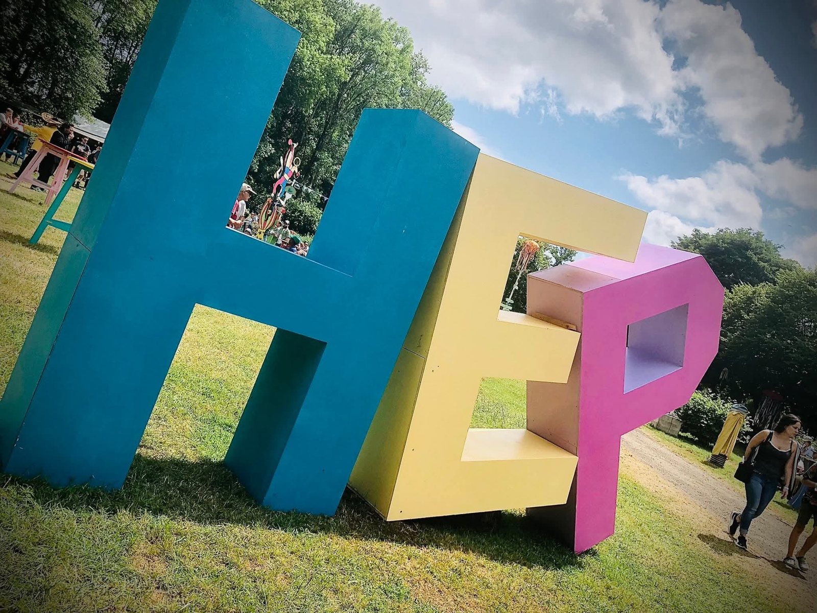 Installation Hep Hep Hep sur le site du festival